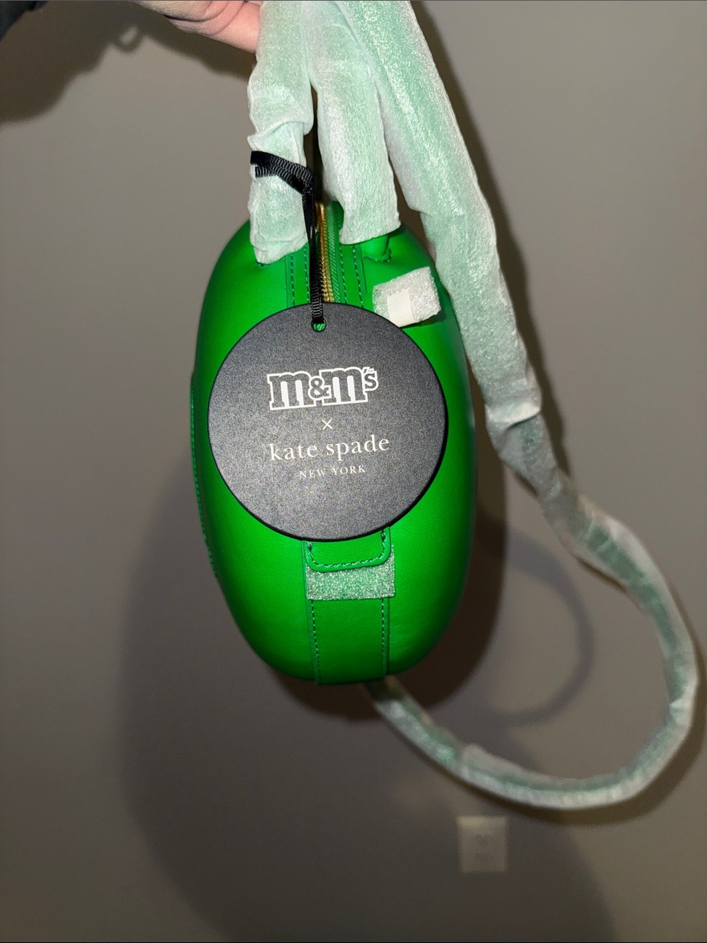 kate spade x M&M’s collab Green Round Crossbody with Rhinestone 'm' - Picture 8 of 8